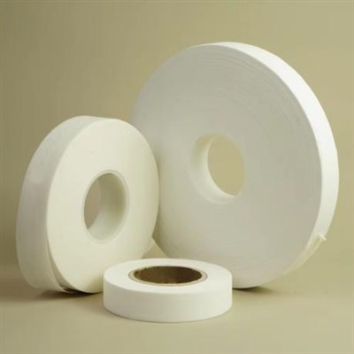 Rotolo Di Tessuto Non Tessuto Bianco